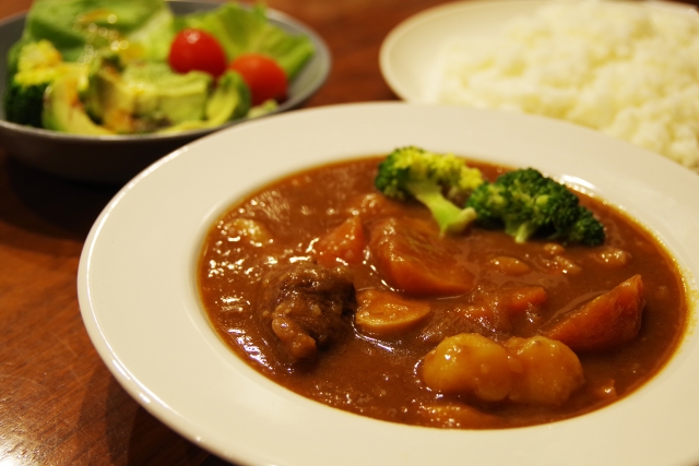 ビーフシチュー、牛すね肉